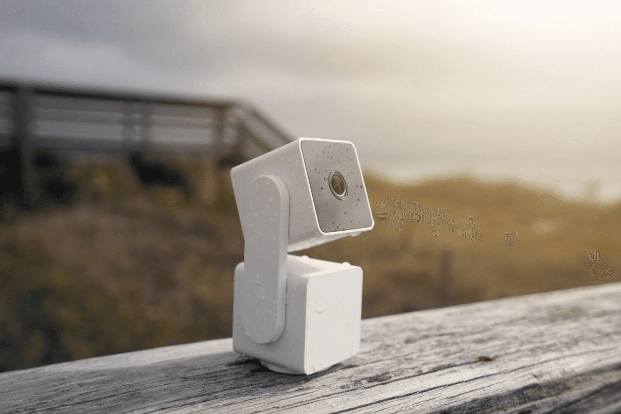 water around the bottle