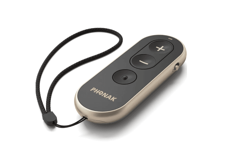 La Phonak RemoteControl est une télécommande simple et discrète pour régler le volume et les programmes de vos appareils auditifs Phonak, sans smartphone.