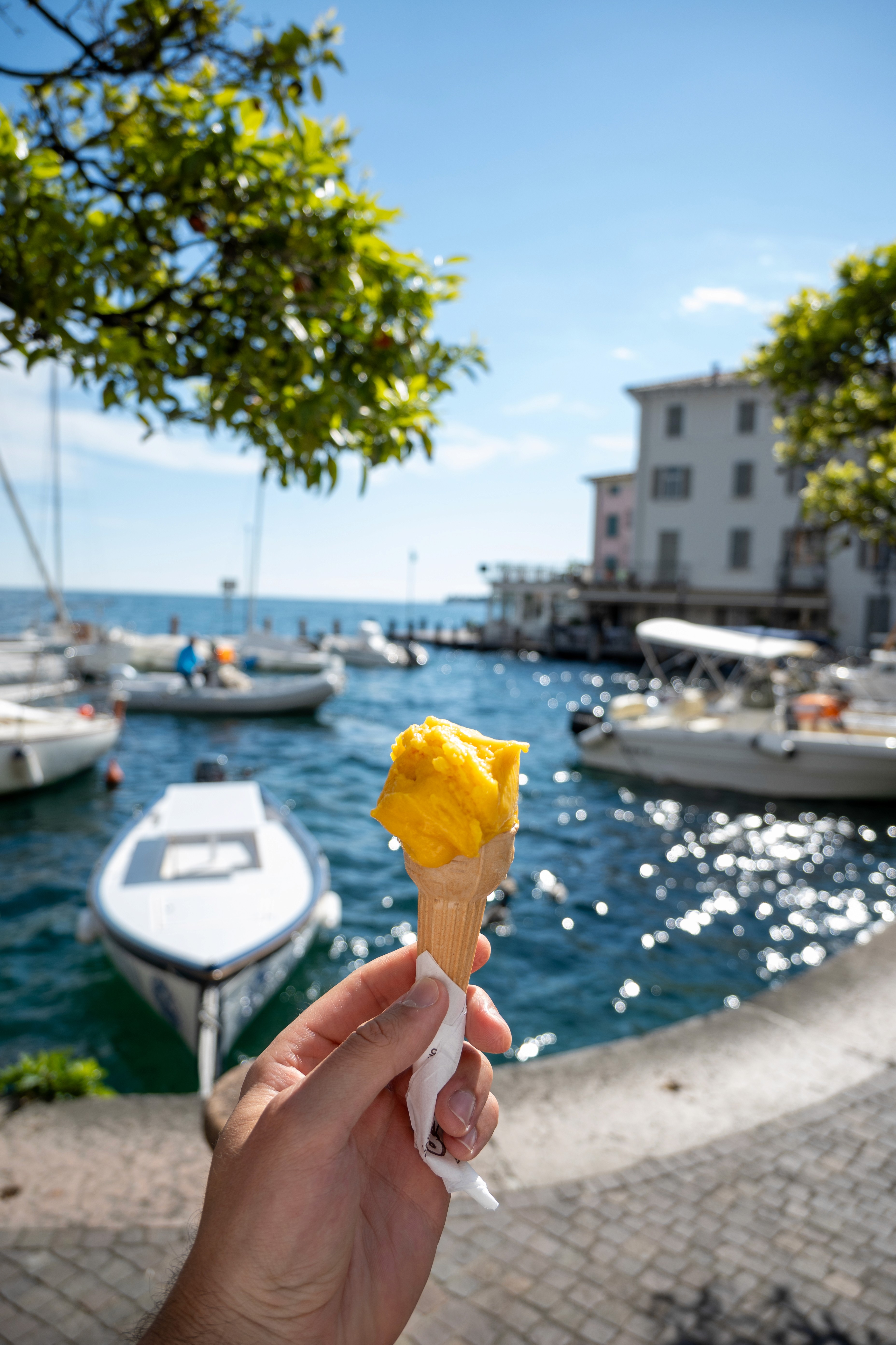 Tenniscamp Gardasee Moodbild am See mit Eis