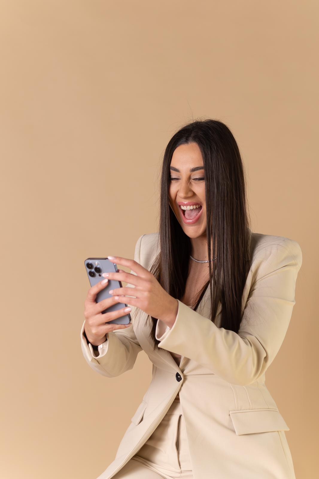 Concetrated triathlete grayscale