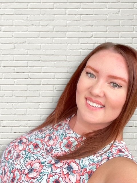 Mandie Headshot