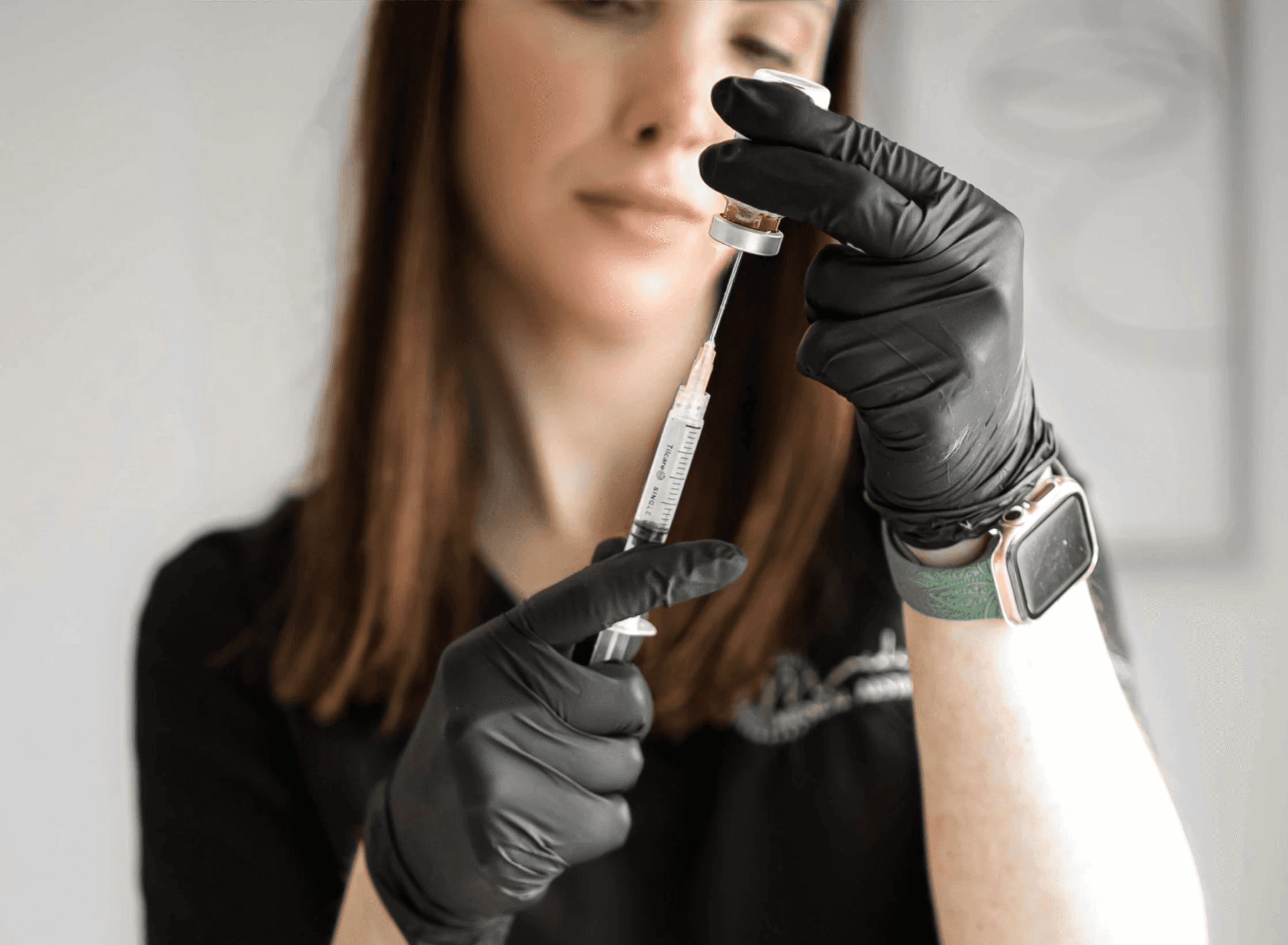 Jamie Ruiz preparing a syringe