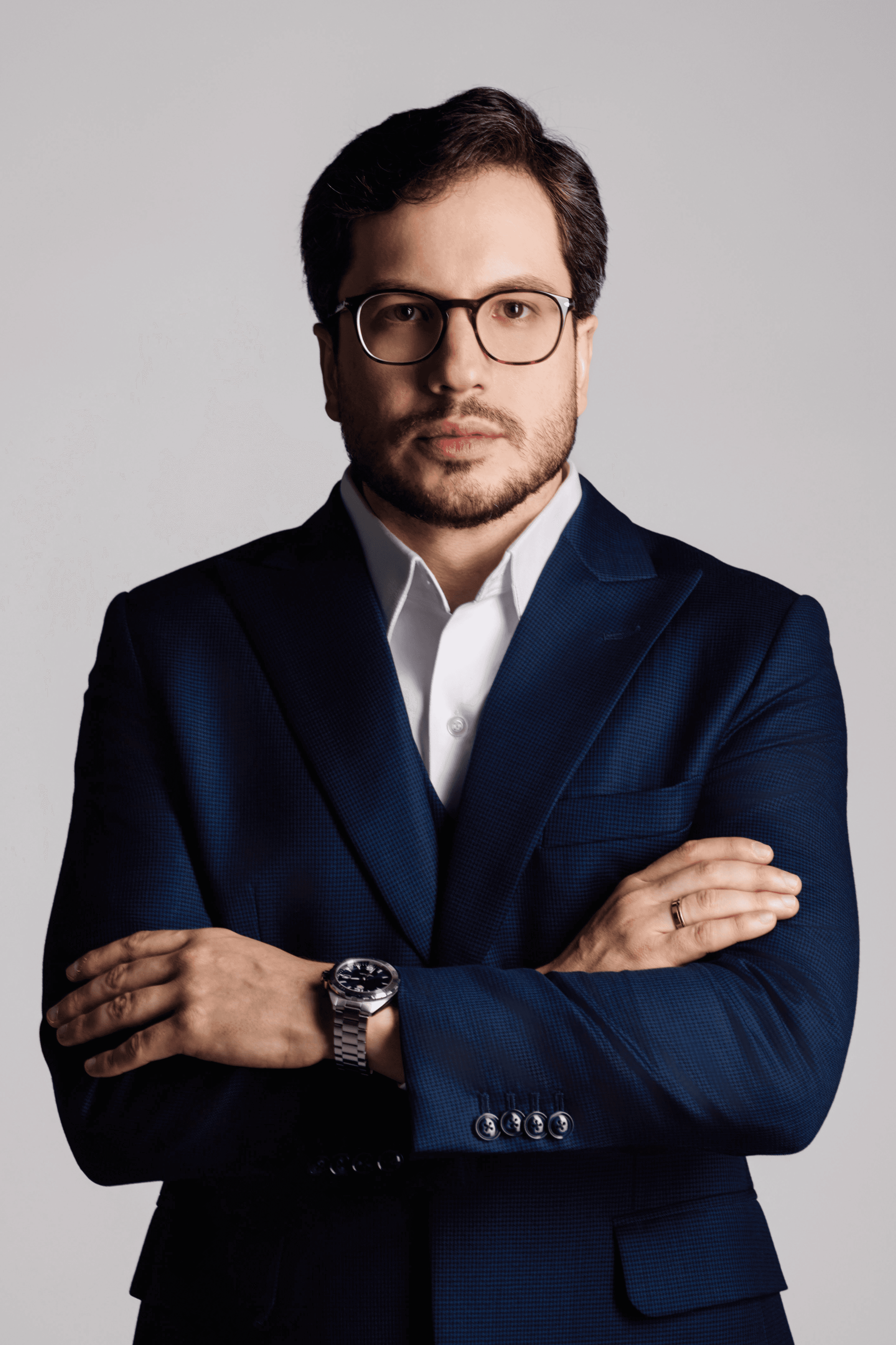 Dr. Hélio Accioly, referência nacional em transplante capilar Fue com e sem raspagem.