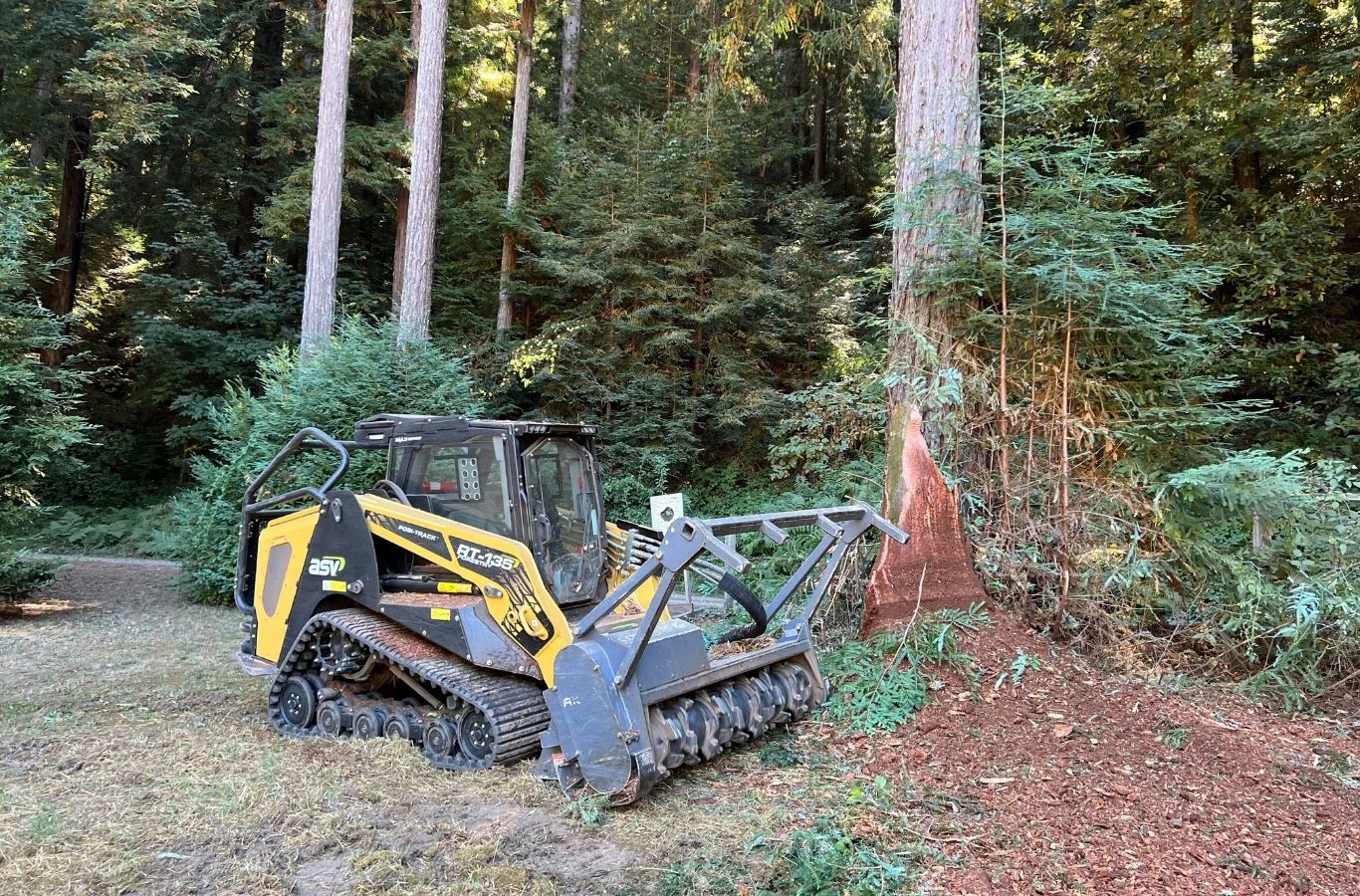 Lisac General Engineering expert performing land clearing services in Sky Londa, CA with professional equipment and site prep expertise. Land Clearing Services Near Me.