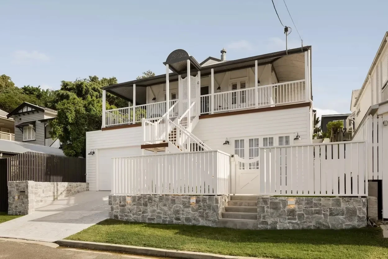 Modern queenslander home that was renovated by Invilla Architecture