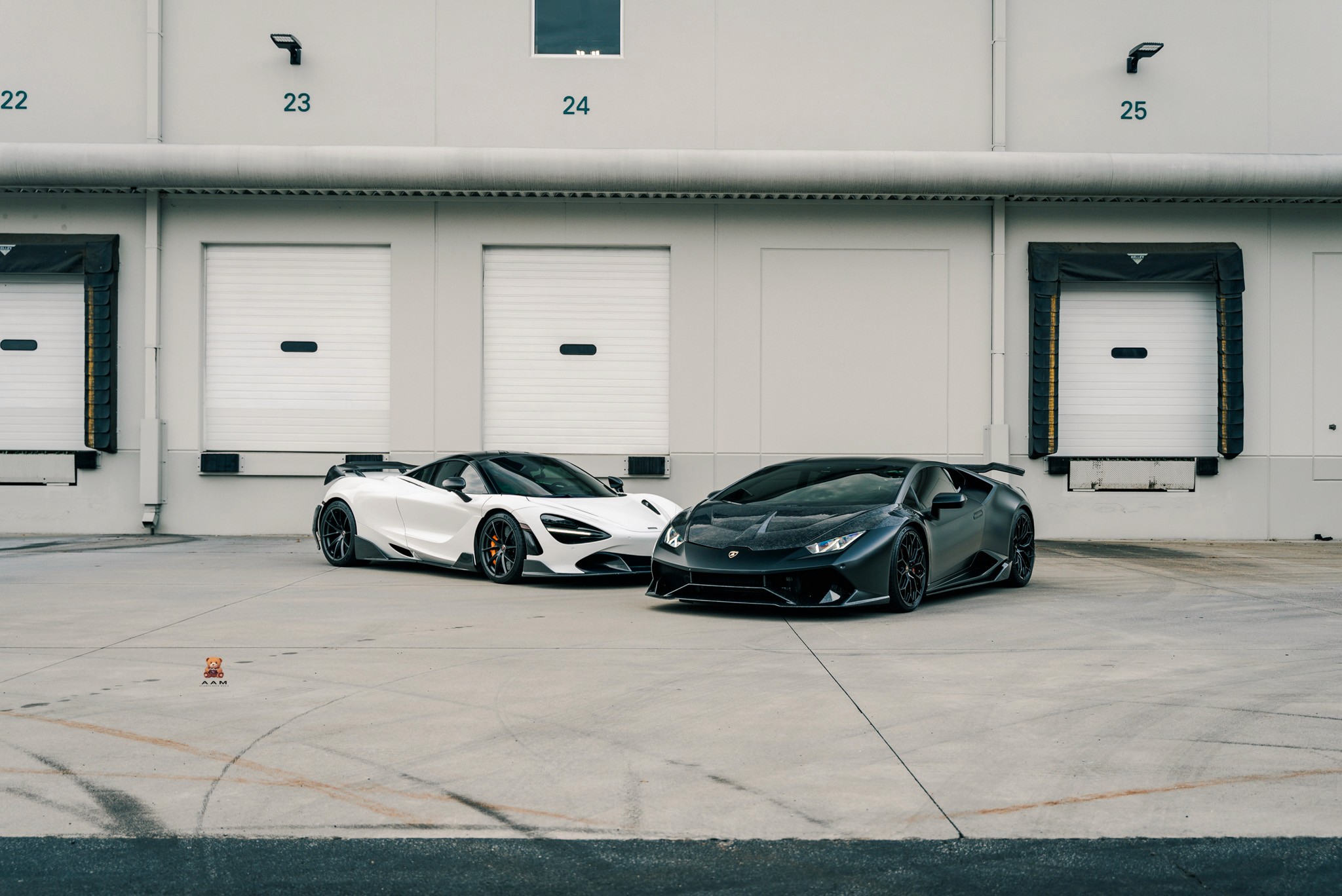 Dynamic picture of a cyclist riding downhill