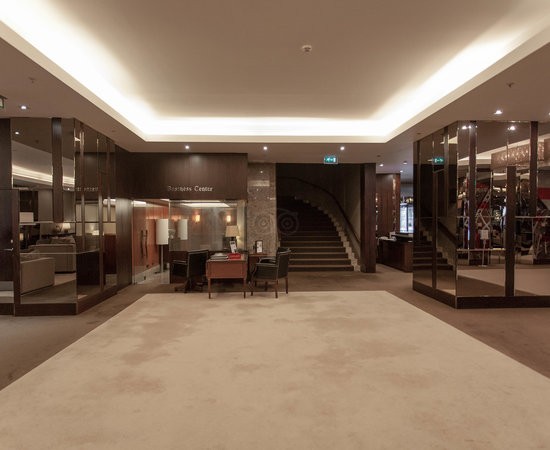 Lobby do Hotel Renaissance Porto Lapa.