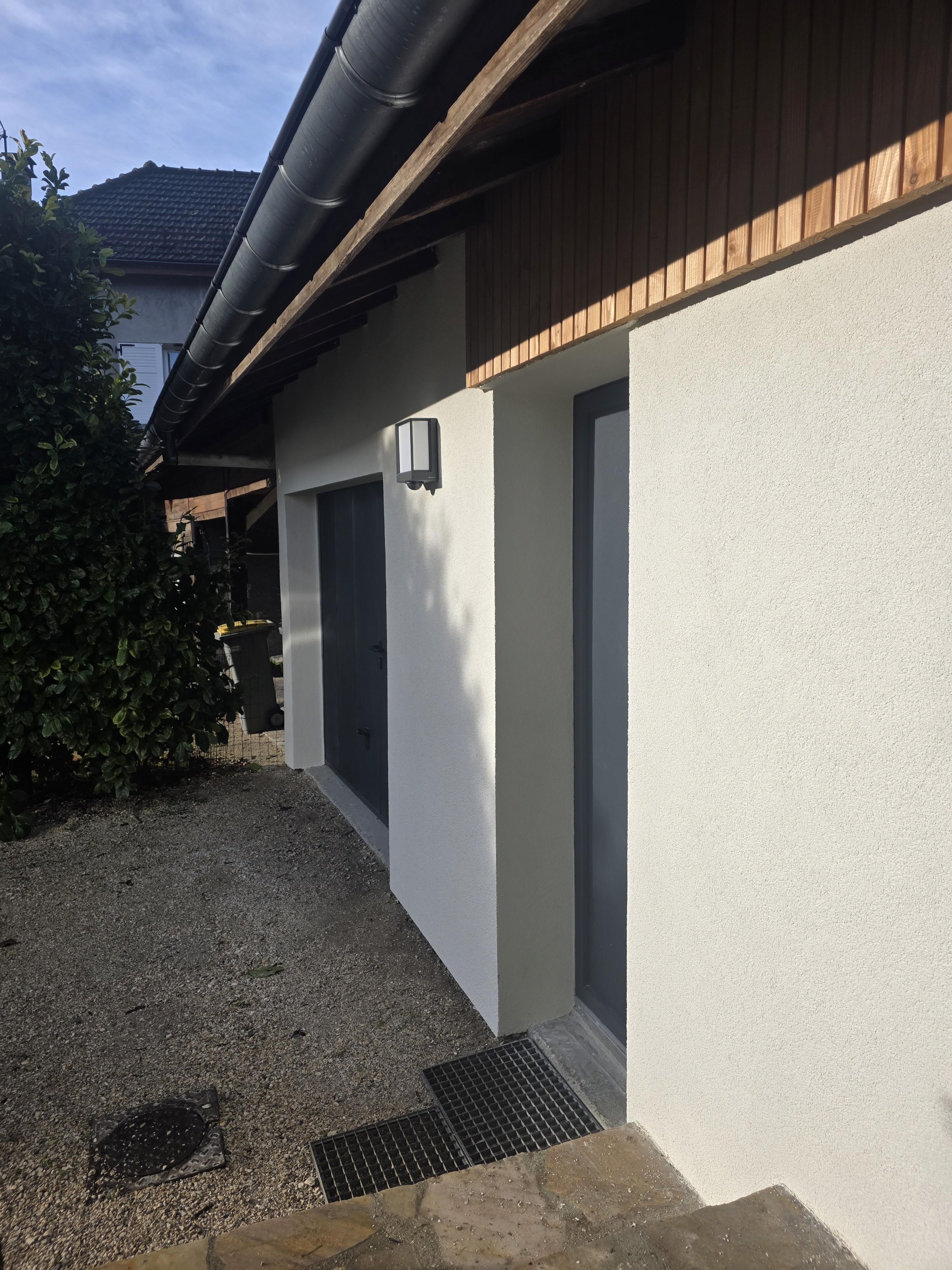 rénovation et ravalement de façade réalisé par NT Maçonnerie en Isère