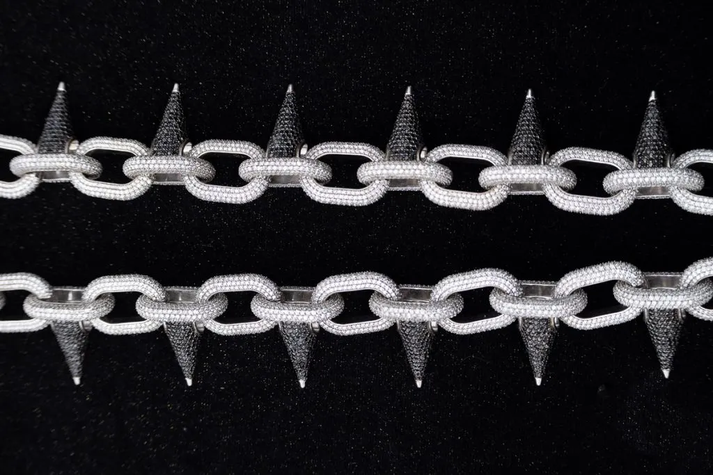 Cover Jewelry Photography Services in Houston Eagle Eye Media Criminal Defence Lawyer website developed & designed by Dreams Agency Mississauga, Ontario