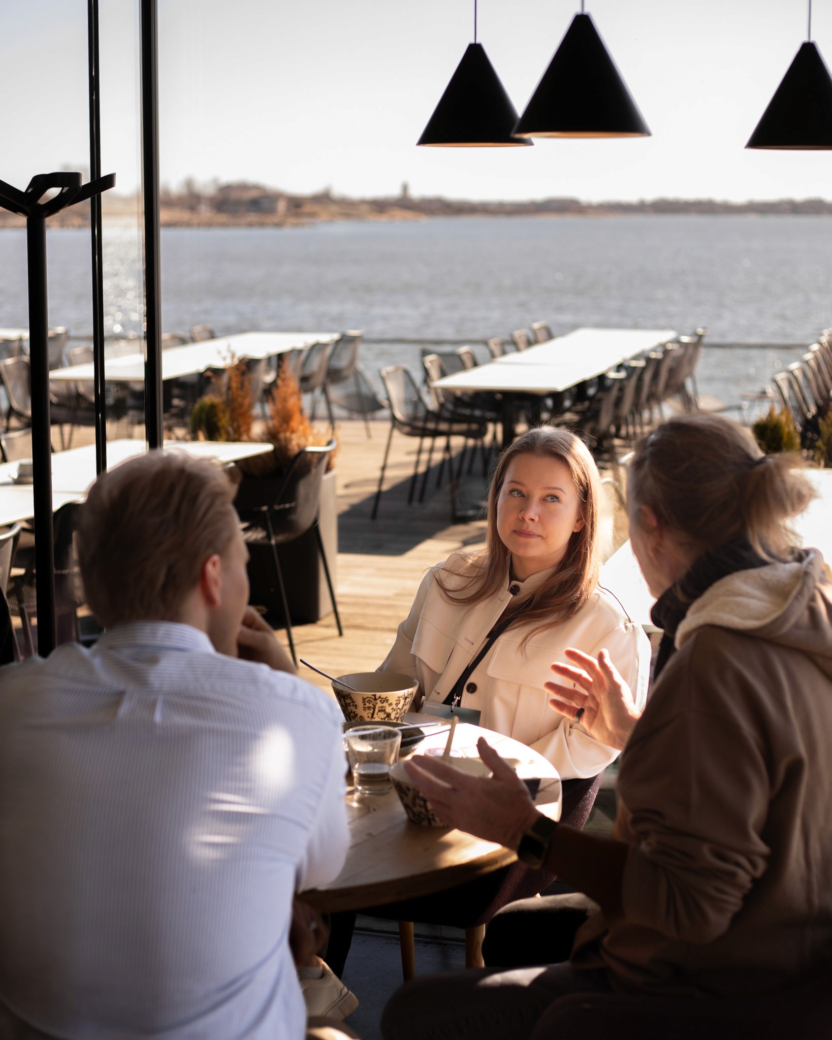 Conversations by the sea — deep dives happened naturally between sessions