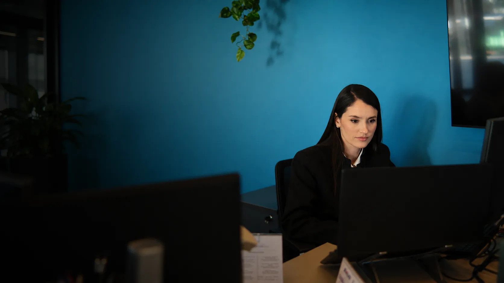 Consultora da Directcon em atendimento