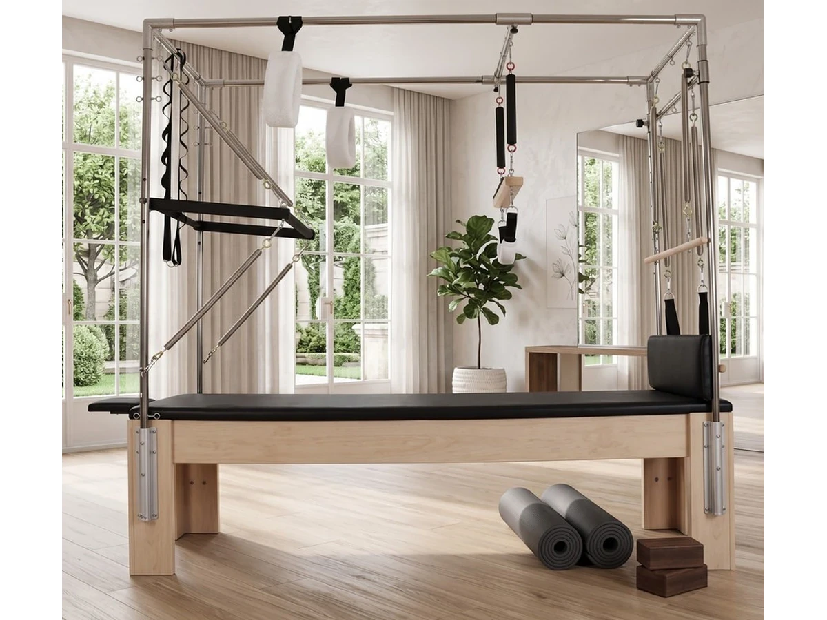 Cadillac Premium — Érable, cadillac de Pilates en érable dans un studio de Pilates professionnel