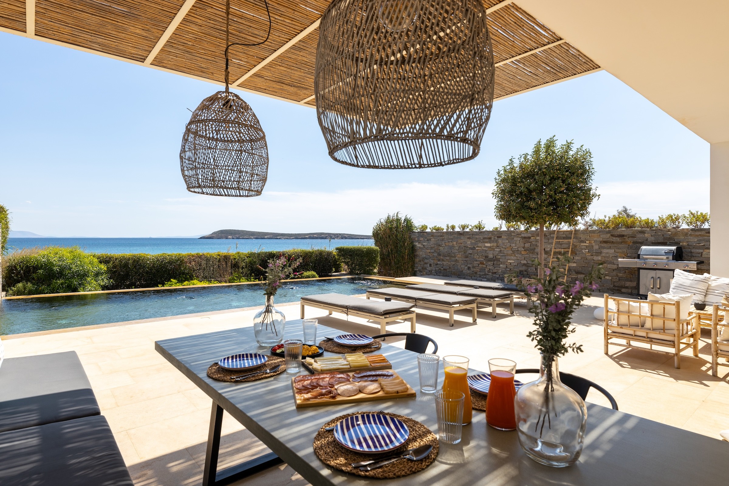 Villa with pool for rent in Drios Paros - Villa Nima II