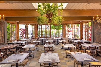 Inside Bacari in Sherman Oaks