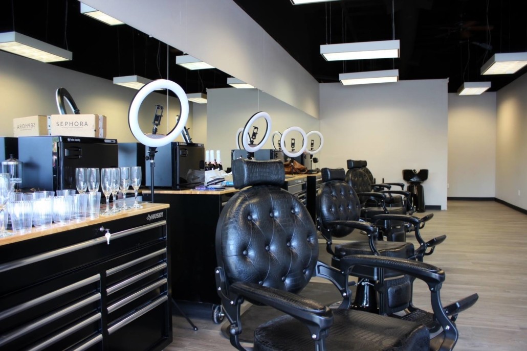 Barber finishing a mid fade at Royalz Barbers in Oregon City, Oregon