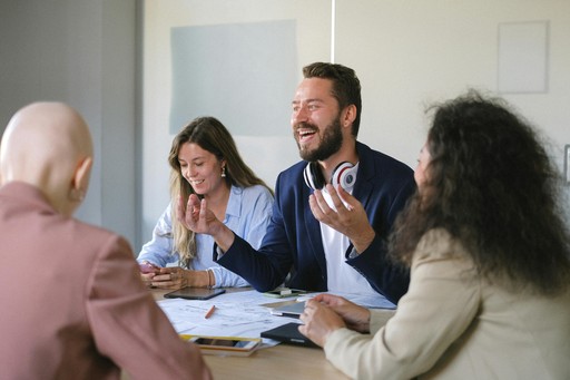 Teamdiskussion om företagsfinansiering