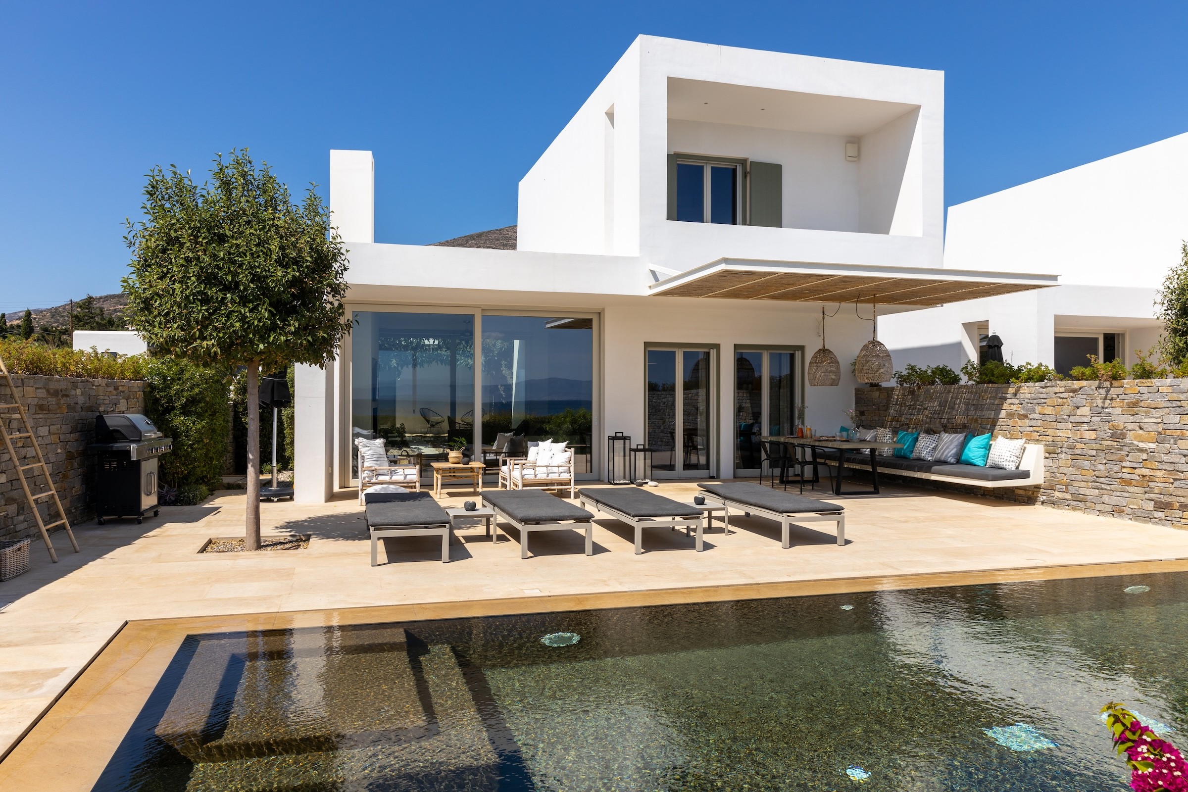 Villa with pool for rent in Drios Paros - Villa Nima II