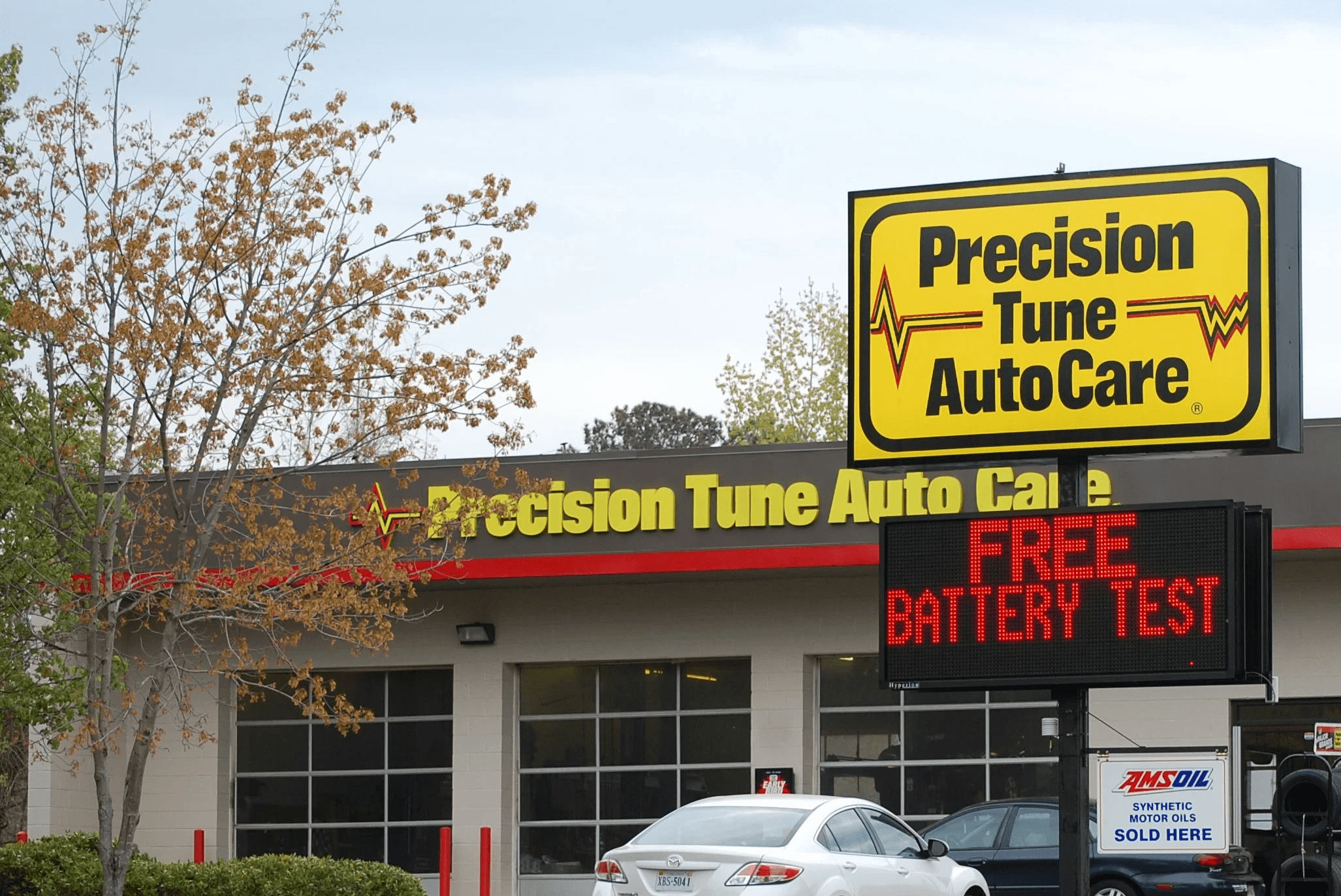 Dynamic picture of a cyclist riding downhill