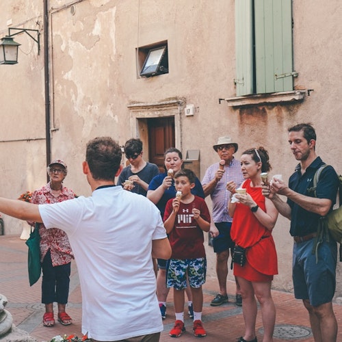 Walking Tour in Sirmione