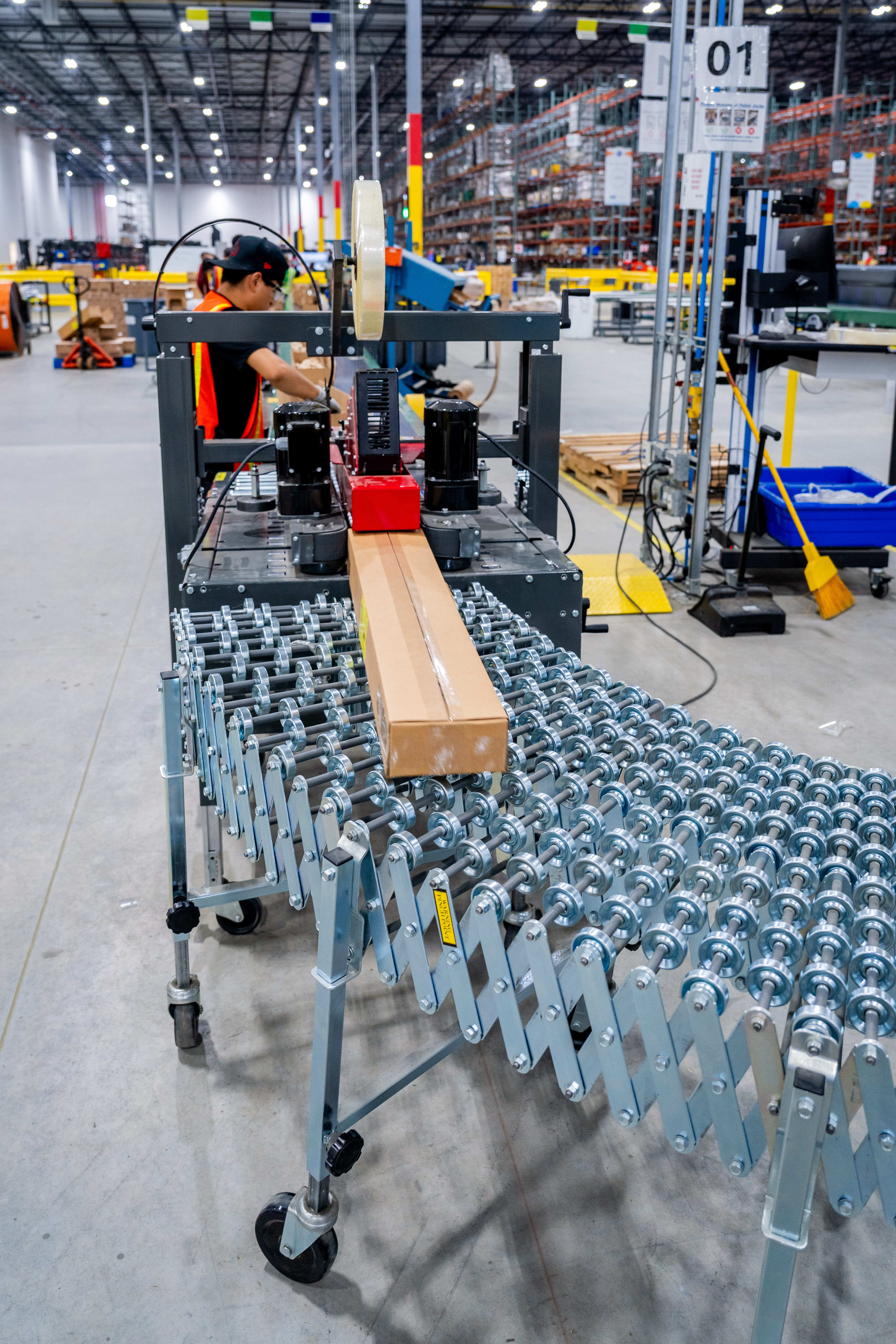 A group of summit staffs in the conference room