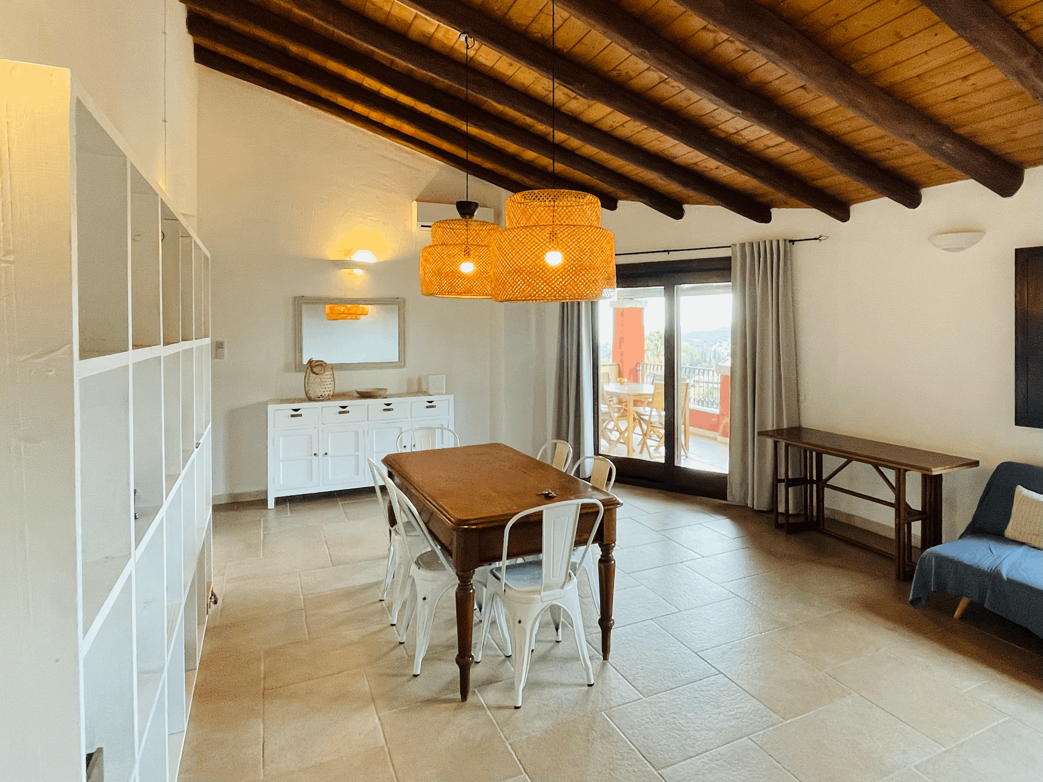 Salone dell’appartamento La Peonia a Villasimius