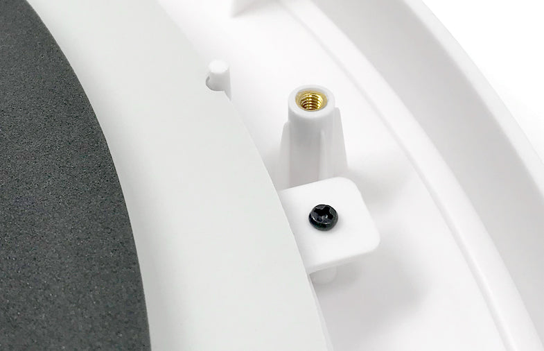 The GRANBOARD132 has high quality long lasting screw holes for easy maintenance. Das GRANBOARD132 verfügt über hochwertige, langlebige Schraubenlöcher für eine einfache Wartung. Il GRANBOARD132 ha fori per viti di lunga durata di alta qualità per una facile manutenzione. Le GRANBOARD132 a des trous de vis durables de haute qualité pour un entretien facile
