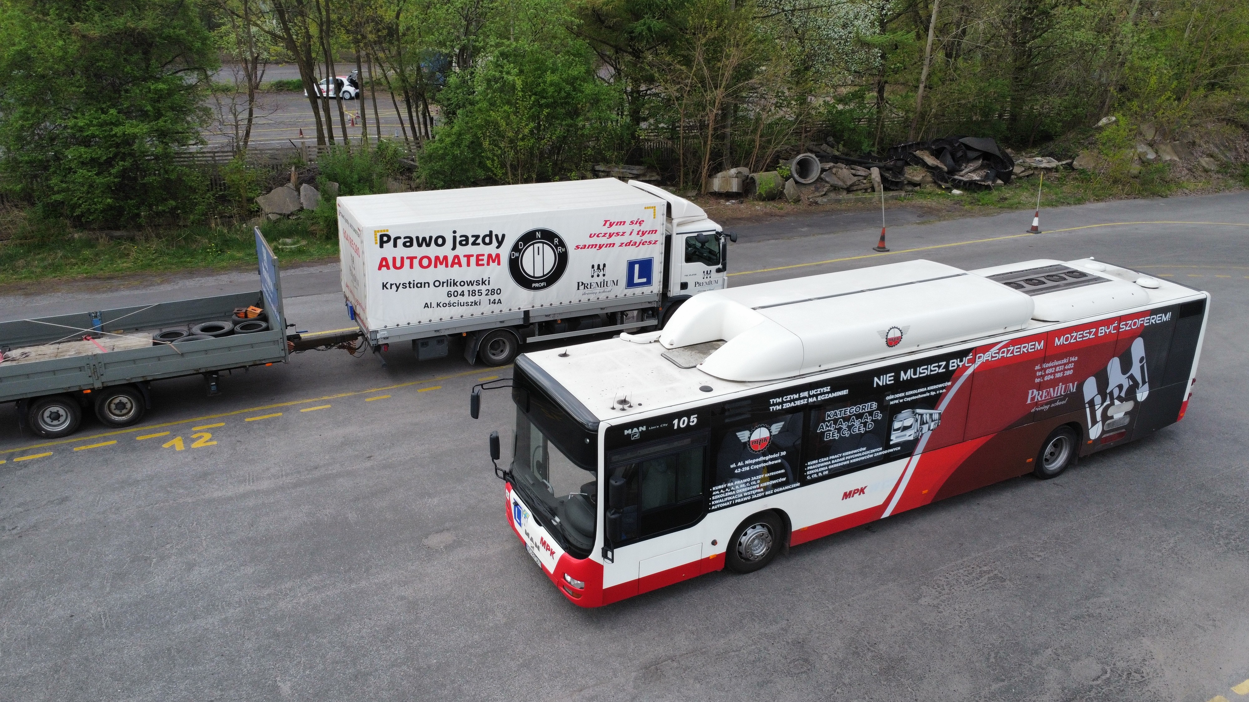autobus i ciężarówka OSK Premium przygotowane do szkoleń dla instruktorów jazdy