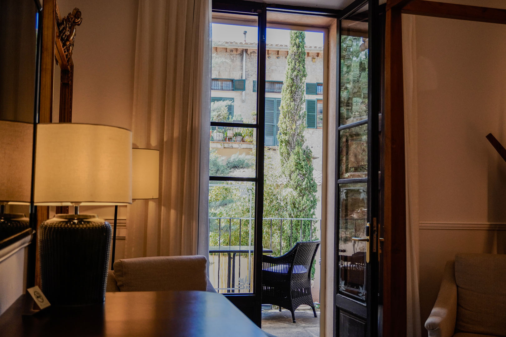 Double room bedroom view