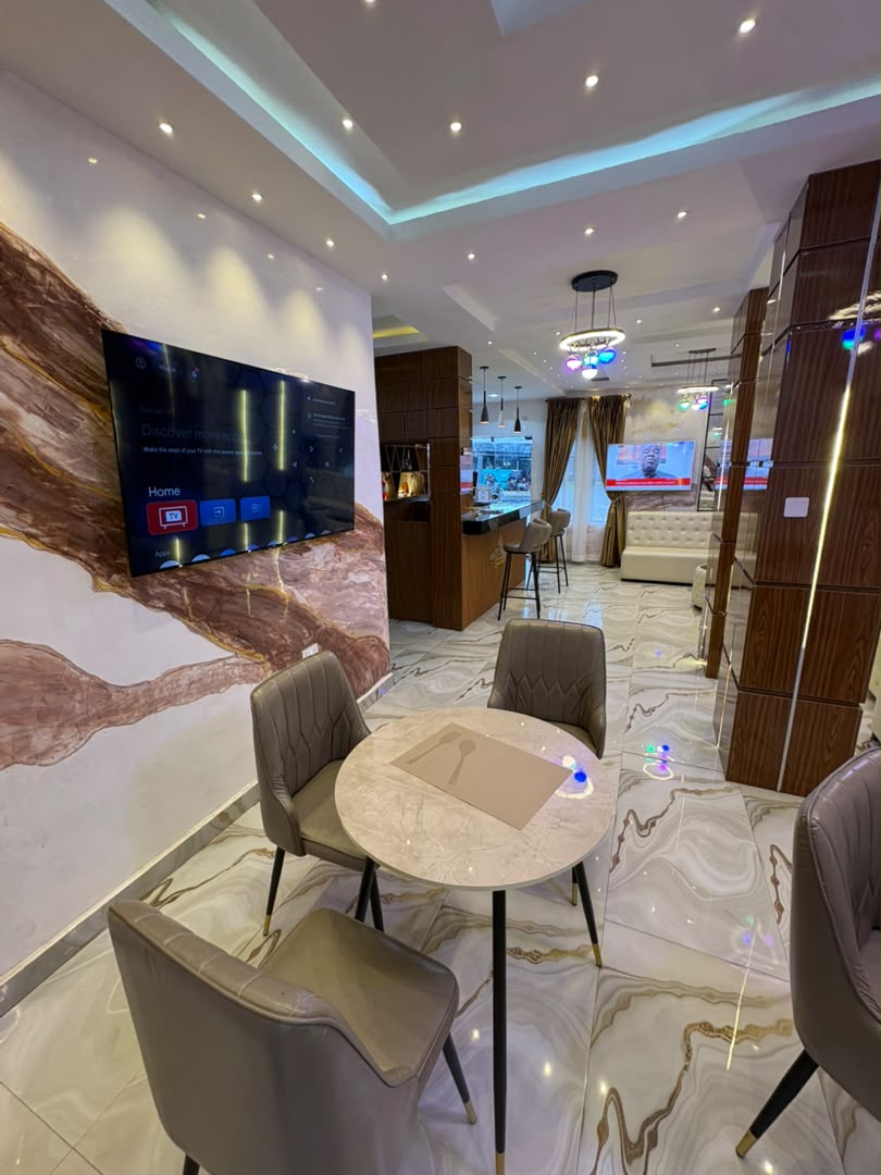 Petite Paris Restaurant at Exclusive Gold Coast Hotel & Suites