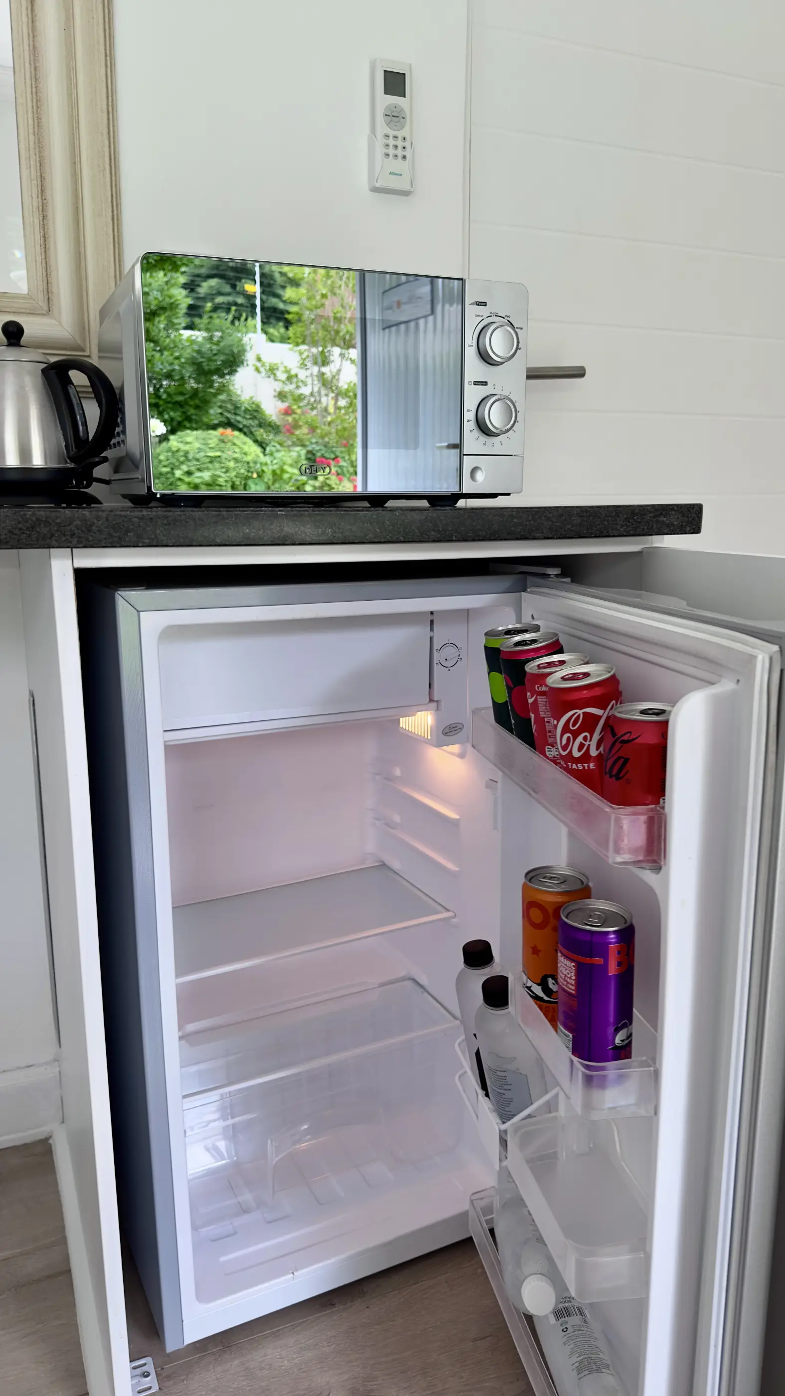 Honesty bar, microwave and kettle in our 3-Way View room.
