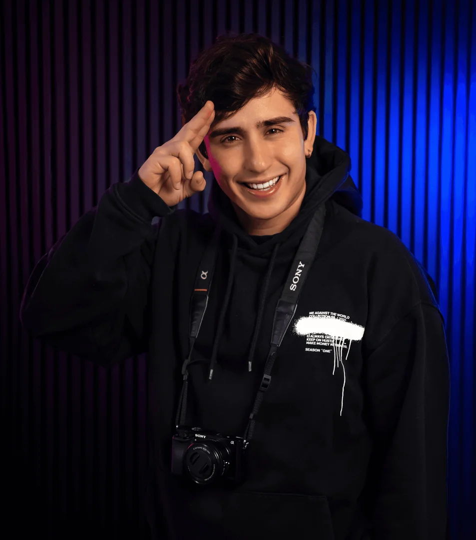 Portrait of Leonardo Figueira, Co-Founder and Brand & Marketing Strategist at Zynergy Media
