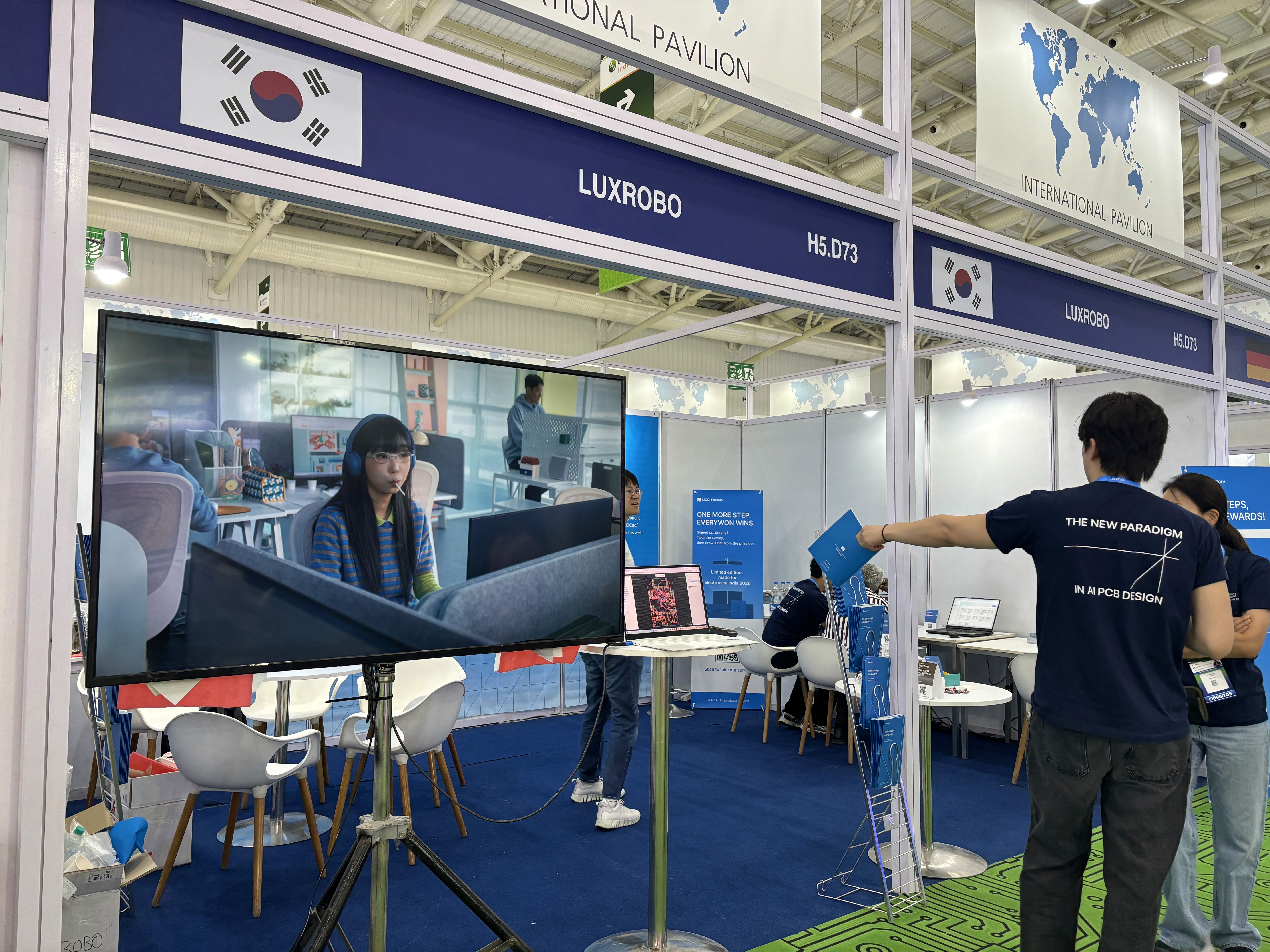 LUXROBO MODI Factory team booth at electronica India 2026