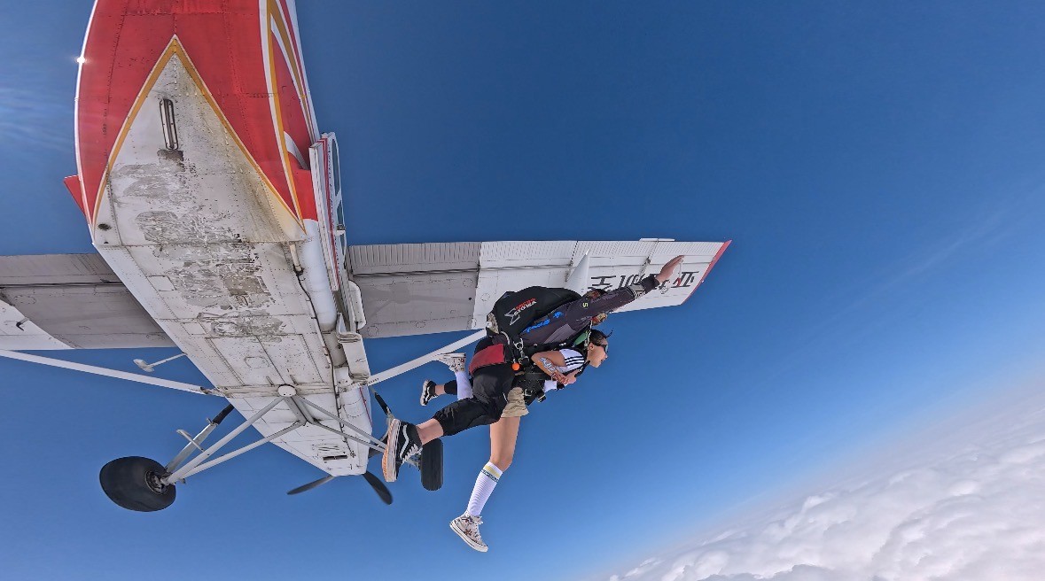  Chengdu Skydiving Real 3,000 Metres · 25 Seconds of Freefall · Handheld Camera Included