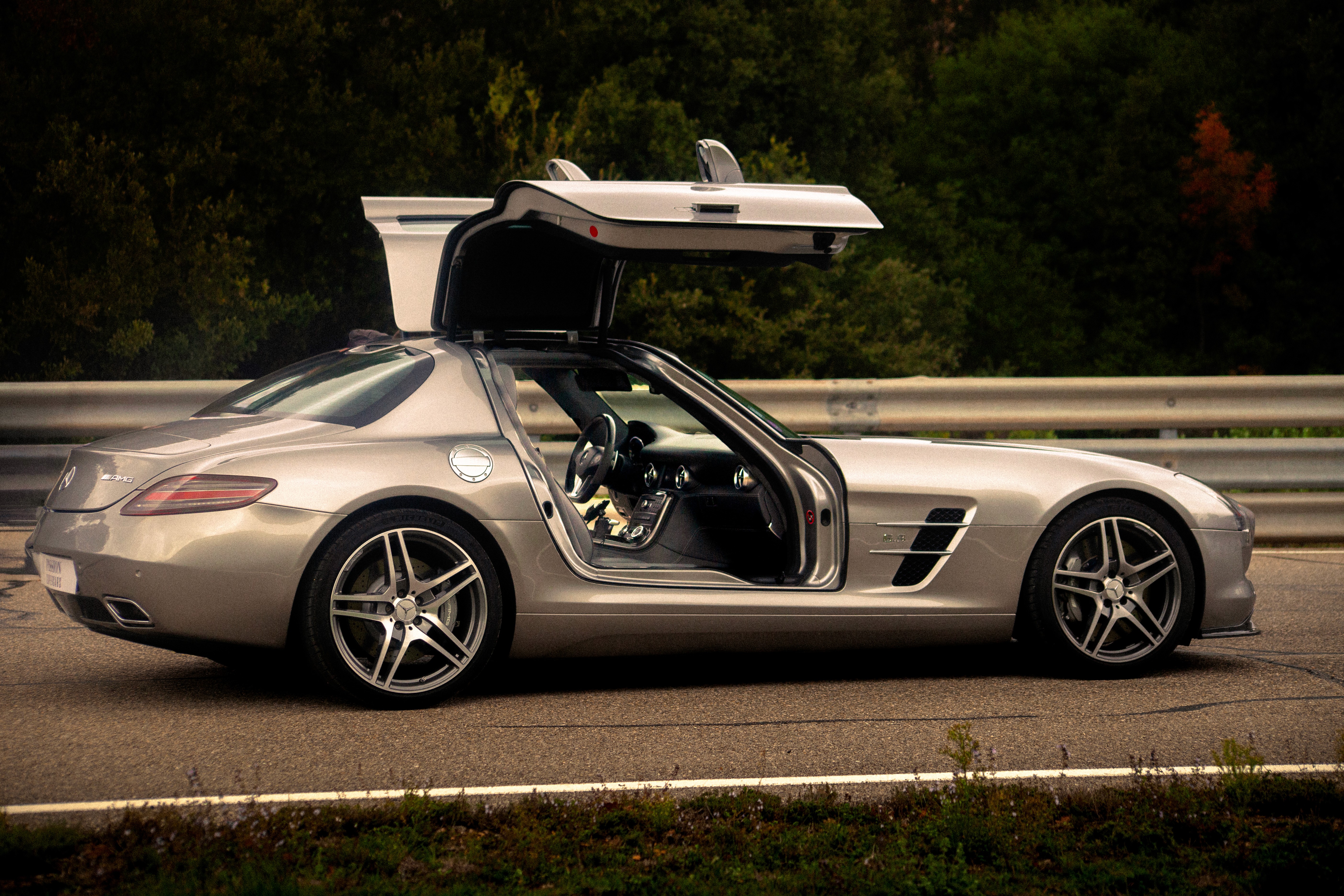 mercedes sls side view