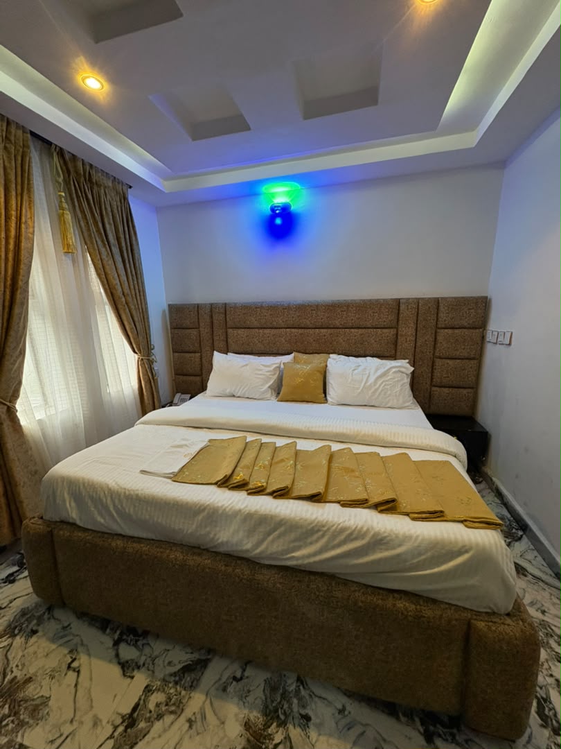 Authentic Exclusive Gold Coast Hotel & Suites photograph