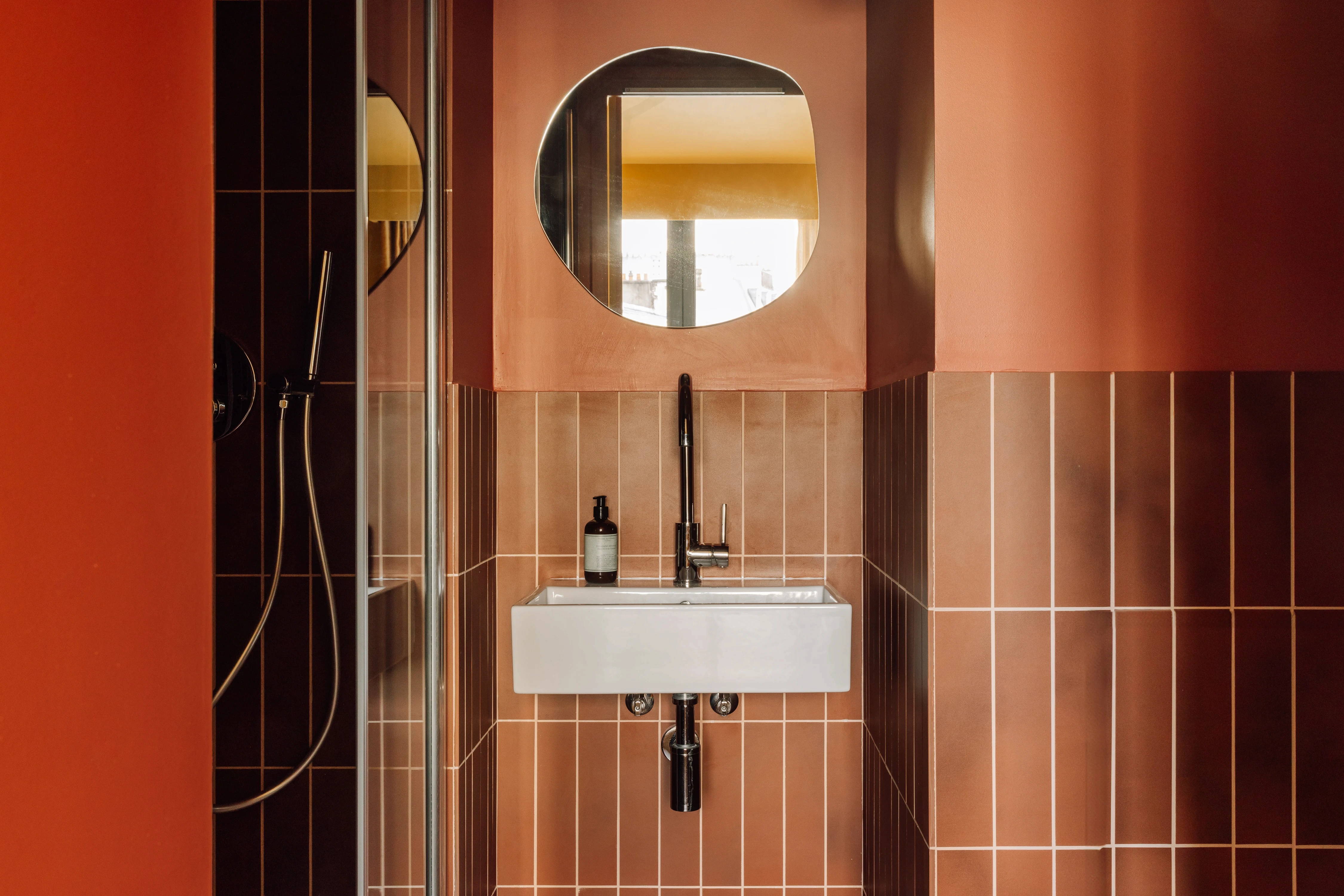 bathroom hotel paris