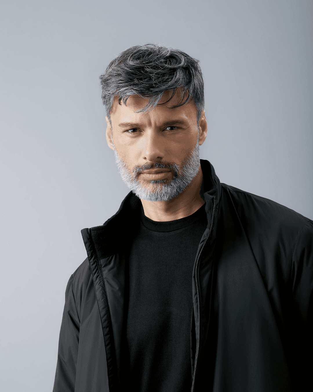 Mann mit Haarstyle in Grau von Bohac