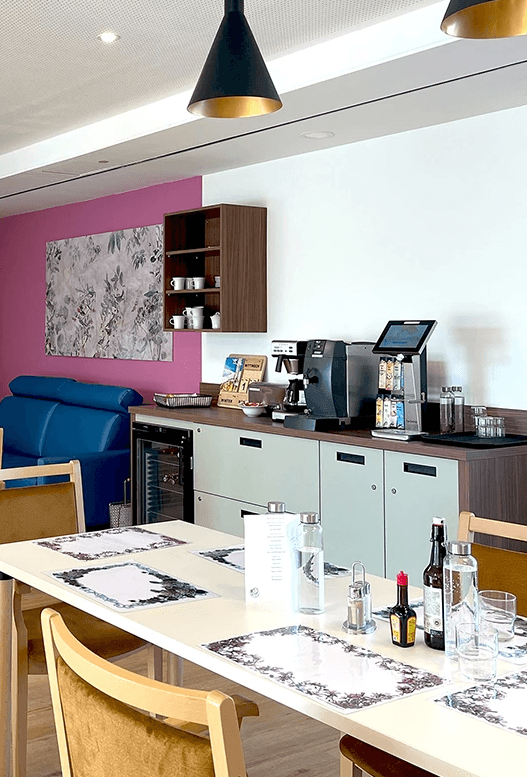 Re:Drink-Point im Pflegeheim – automatisierte Getränkeversorgung für Bewohner und Pflegekräfte.