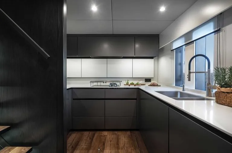 The Galley of the 70 Sunreef Power