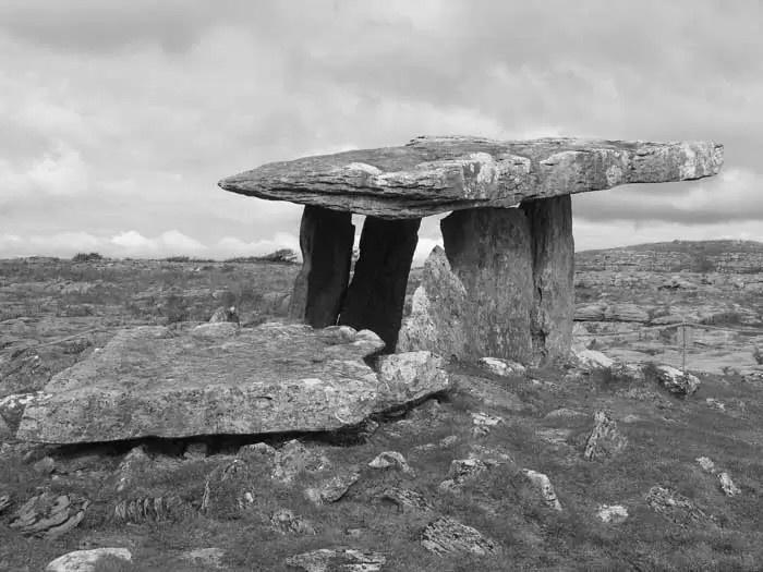 Batch.Works logo over a photo of a box of 3D printed objects