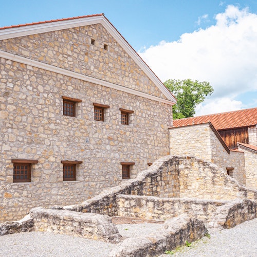 Pemandian Rom yang telah dibina semula di kawasan Rom