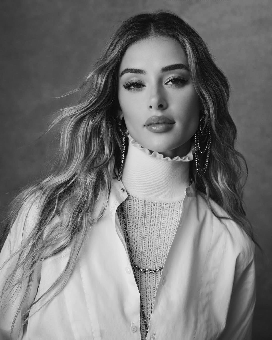 Maria Eduarda Brunet women posing 