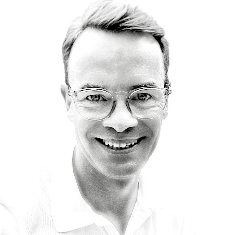 Passport photo of Tobias Schmidt, Chief Marketing Officer