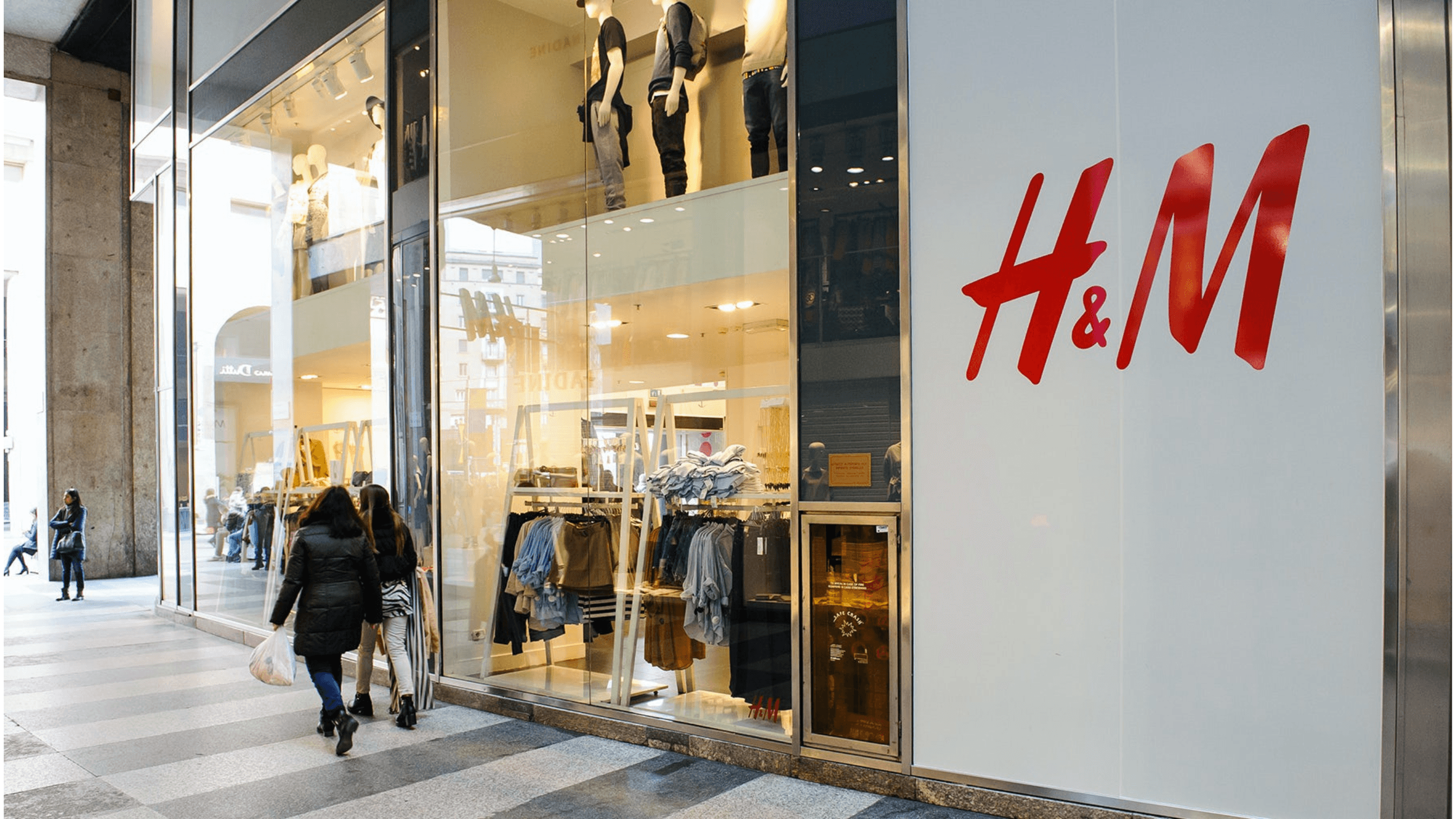 H&M store front image