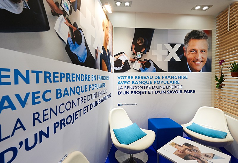 Bank Popular Stand by Expace