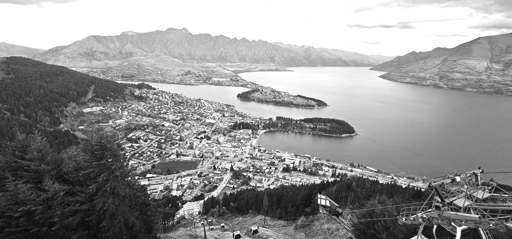 Queenstown B&W fron gondola
