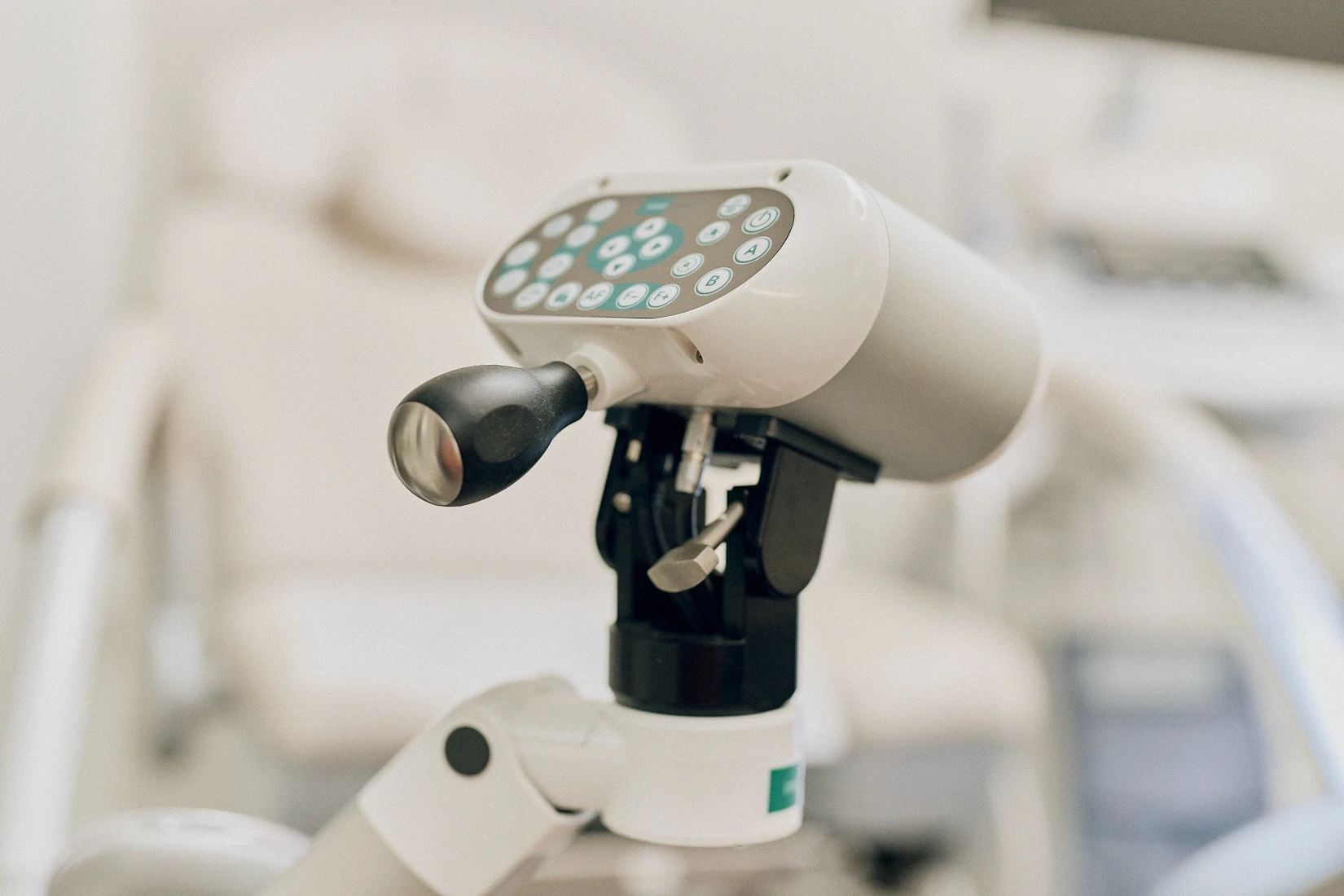 Modernes Untersuchungsgerät in der Praxis von Dr. med. Angela Lauten in Erfurt, eingesetzt für Pränataldiagnostik, Feindiagnostik, Pränatalmedizin und umfassende Mutterschaftsvorsorge.