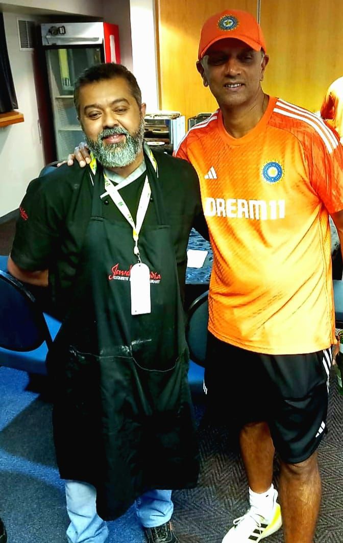 Jewells of India owner with team India