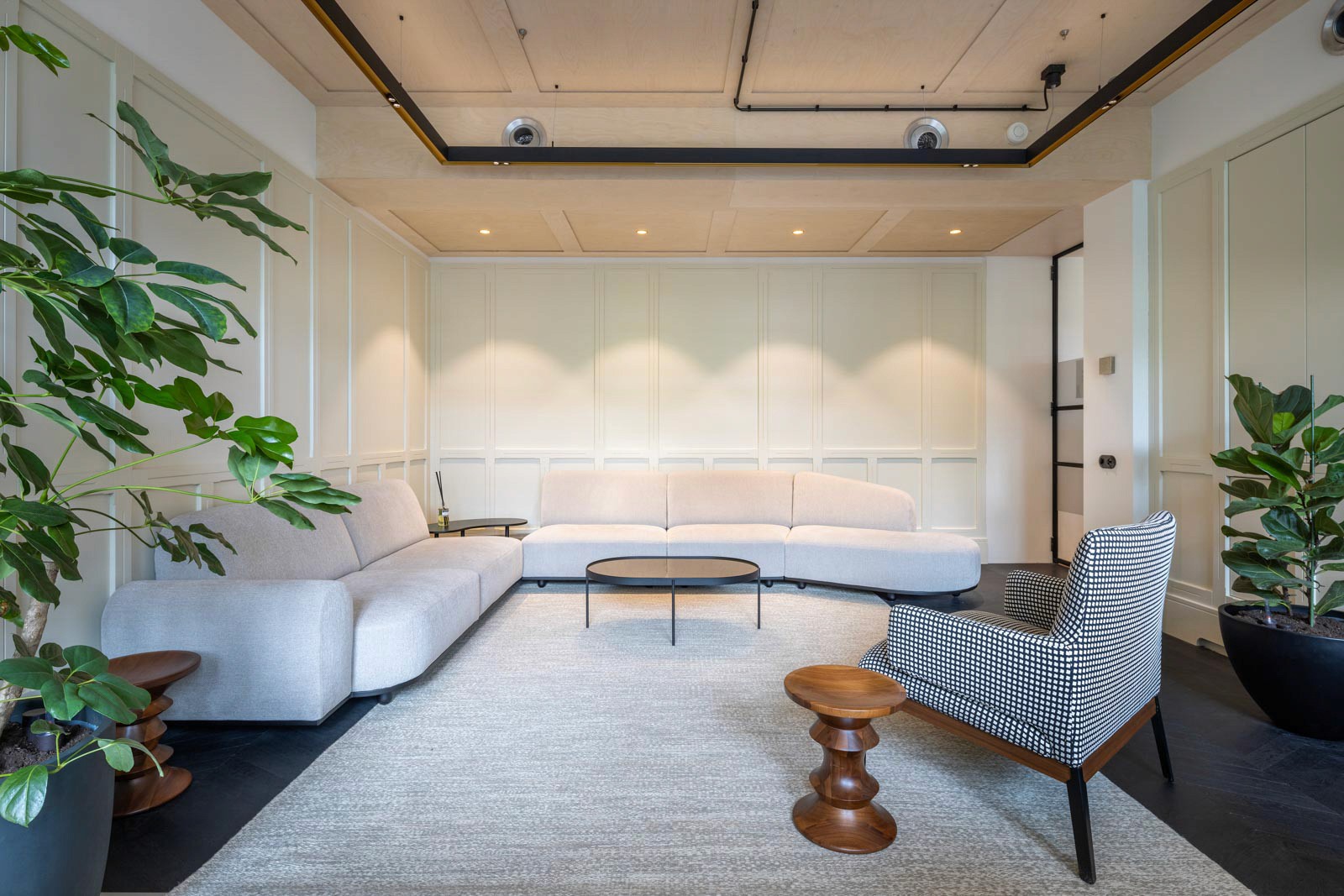 Positive Space - Mollie HQ meeting space lounge 3