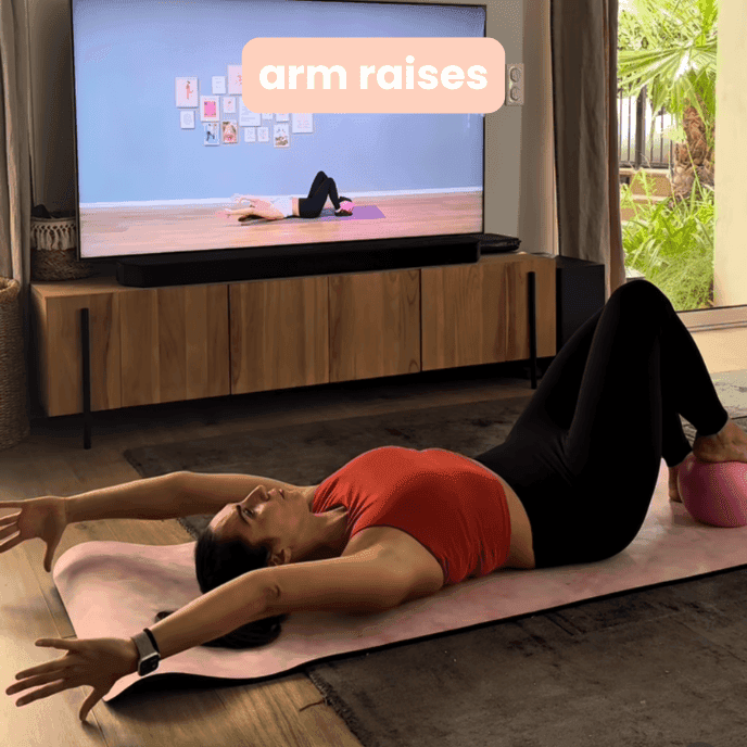Arm raises : exercice pour réduire le diastasis des grands droits